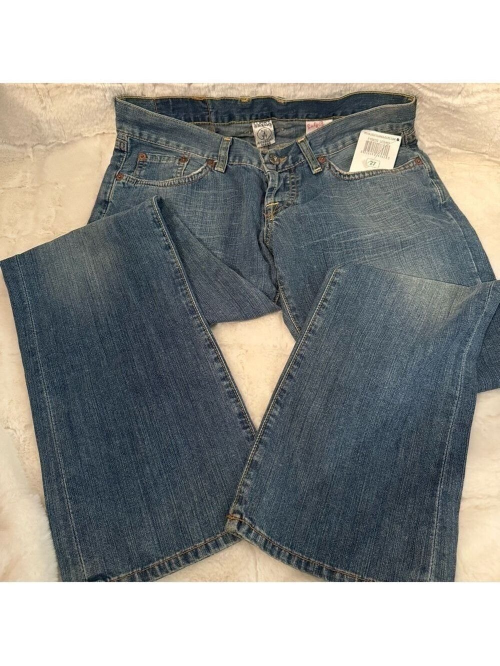 Lucky Brand Dungarees American Classic Vintage Maddy Ankle Jeans.
Size 4/27
NWT